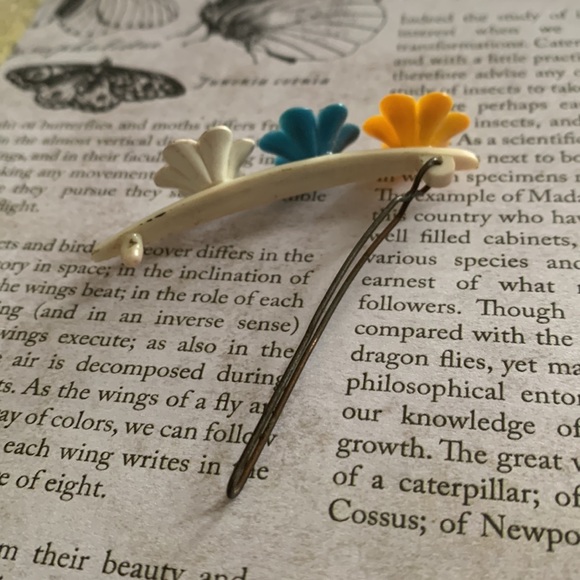 Vintage Floral Hair Barrette Cute Yellow Blue White Flowers - Picture 11 of 12